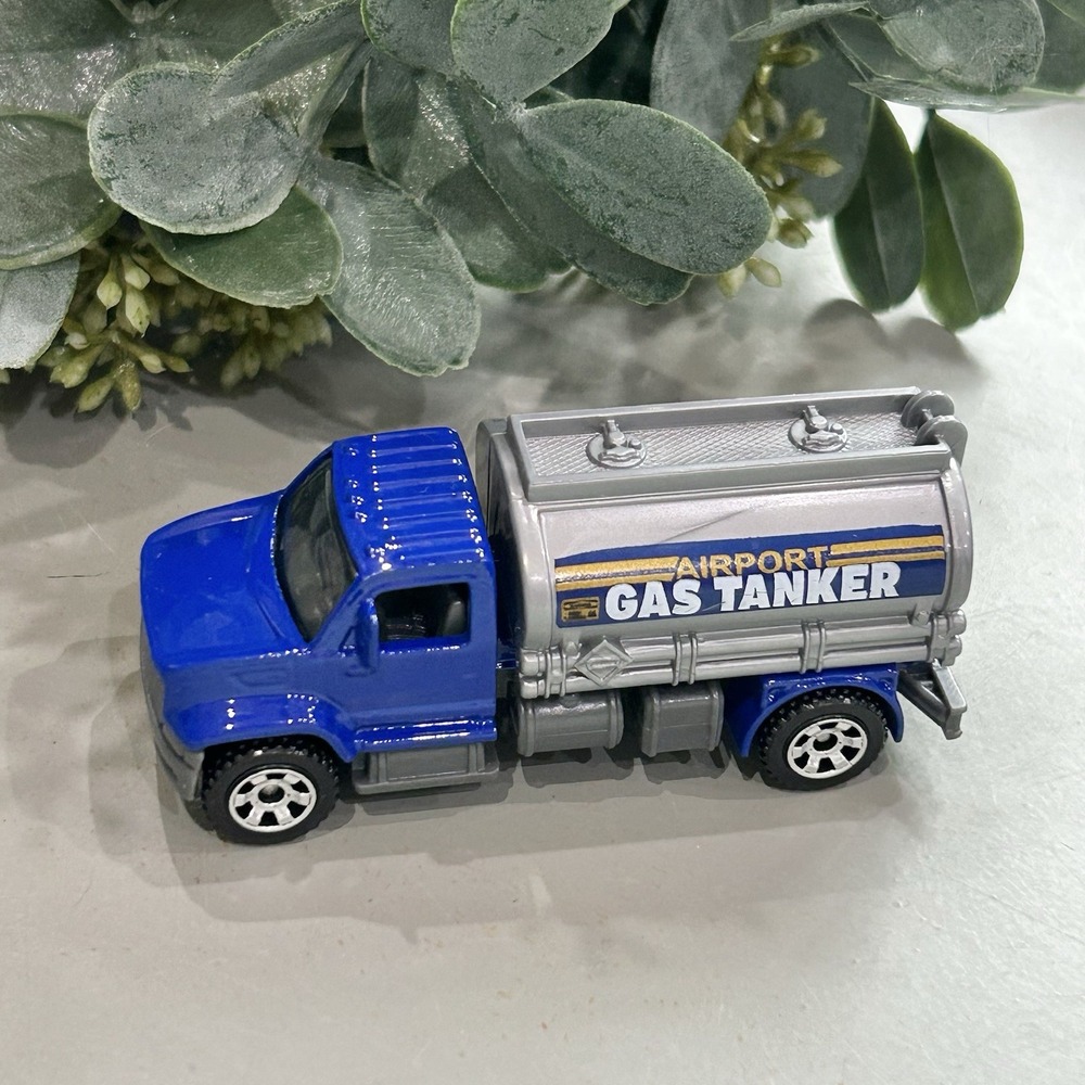 2022 Matchbox 06' Utility Airport Gas Tanker Blue 1:64 Diecast 3" Truck W/ Gray